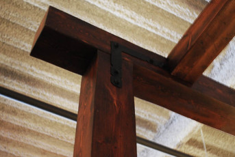Attractive Jointing of a Truss